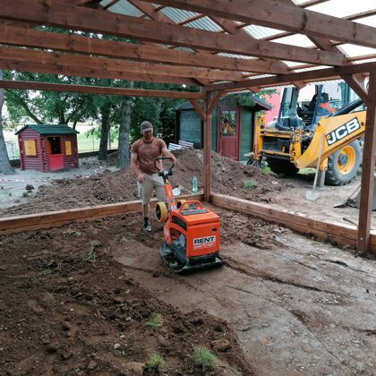 Navážení a hutnění zeminy Rakovník