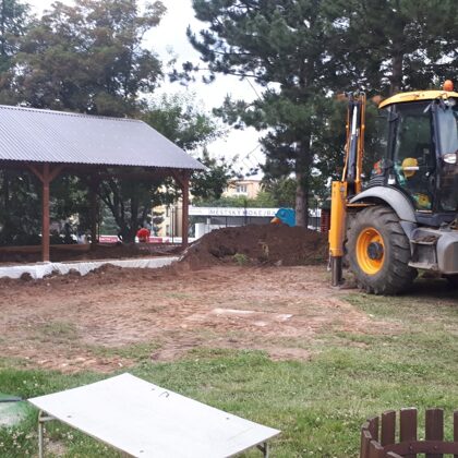 Zemní práce s traktorbagr JCB3X