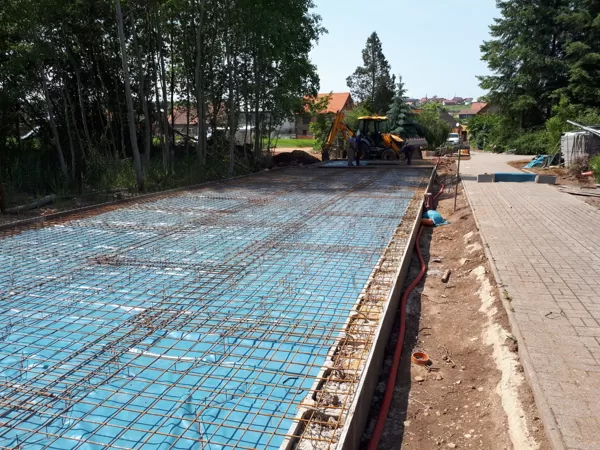 Příprava a realizace základové desky garážového stání.