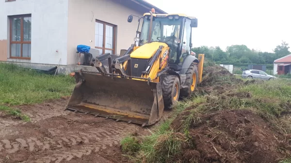Úprava terénu v okolí novostavby RD