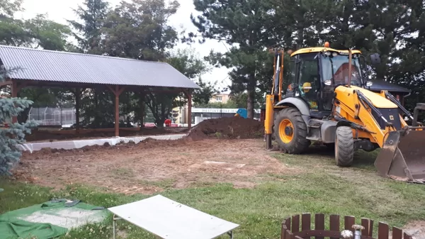 Zemní práce s traktorbagr JCB3X